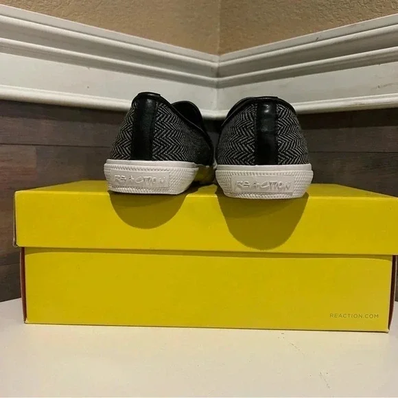 Kenneth Cole Reaction Salt-N-Pepper Grey Chevron Herringbone Slip Ons NWT 7.5 - Picture 5 of 6